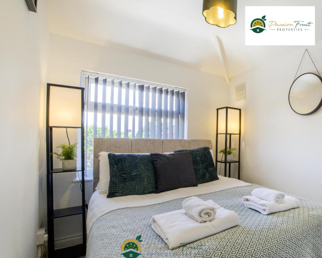 3 Bedroom Coventry House By Passionfruitproperties With Free Wi-Fi, Large Garden And Driveway - 52Nrc Dış mekan fotoğraf