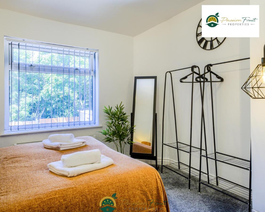 3 Bedroom Coventry House By Passionfruitproperties With Free Wi-Fi, Large Garden And Driveway - 52Nrc Dış mekan fotoğraf