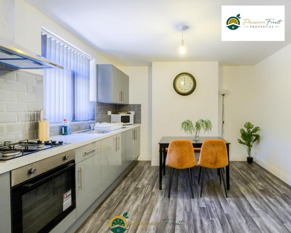 3 Bedroom Coventry House By Passionfruitproperties With Free Wi-Fi, Large Garden And Driveway - 52Nrc Dış mekan fotoğraf