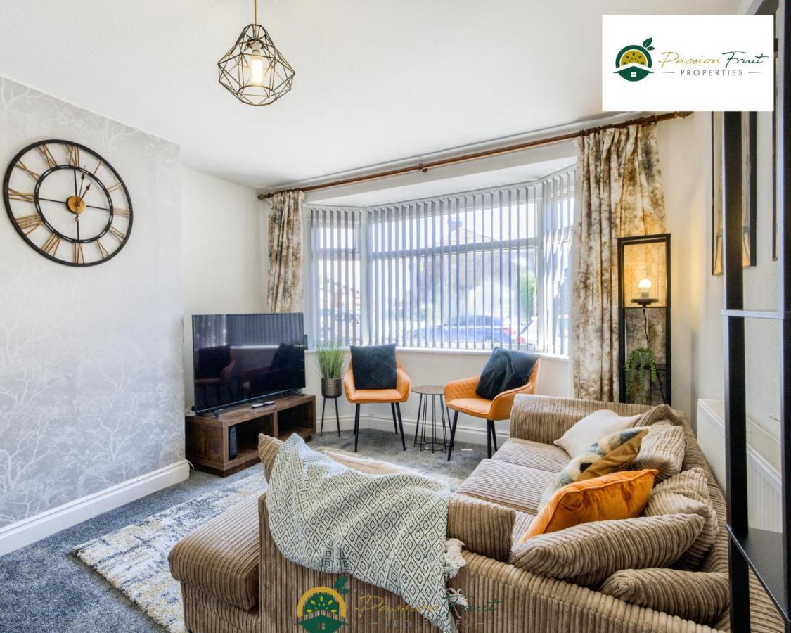 3 Bedroom Coventry House By Passionfruitproperties With Free Wi-Fi, Large Garden And Driveway - 52Nrc Dış mekan fotoğraf