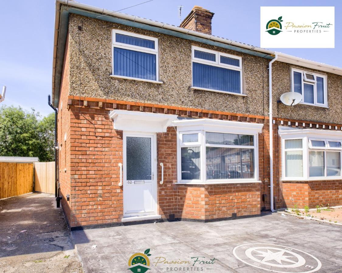 3 Bedroom Coventry House By Passionfruitproperties With Free Wi-Fi, Large Garden And Driveway - 52Nrc Dış mekan fotoğraf
