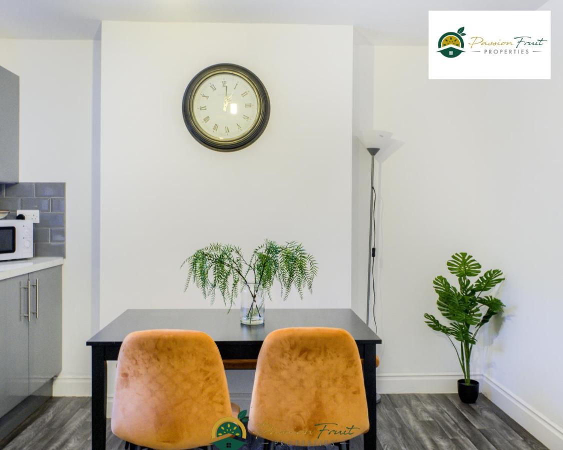 3 Bedroom Coventry House By Passionfruitproperties With Free Wi-Fi, Large Garden And Driveway - 52Nrc Dış mekan fotoğraf