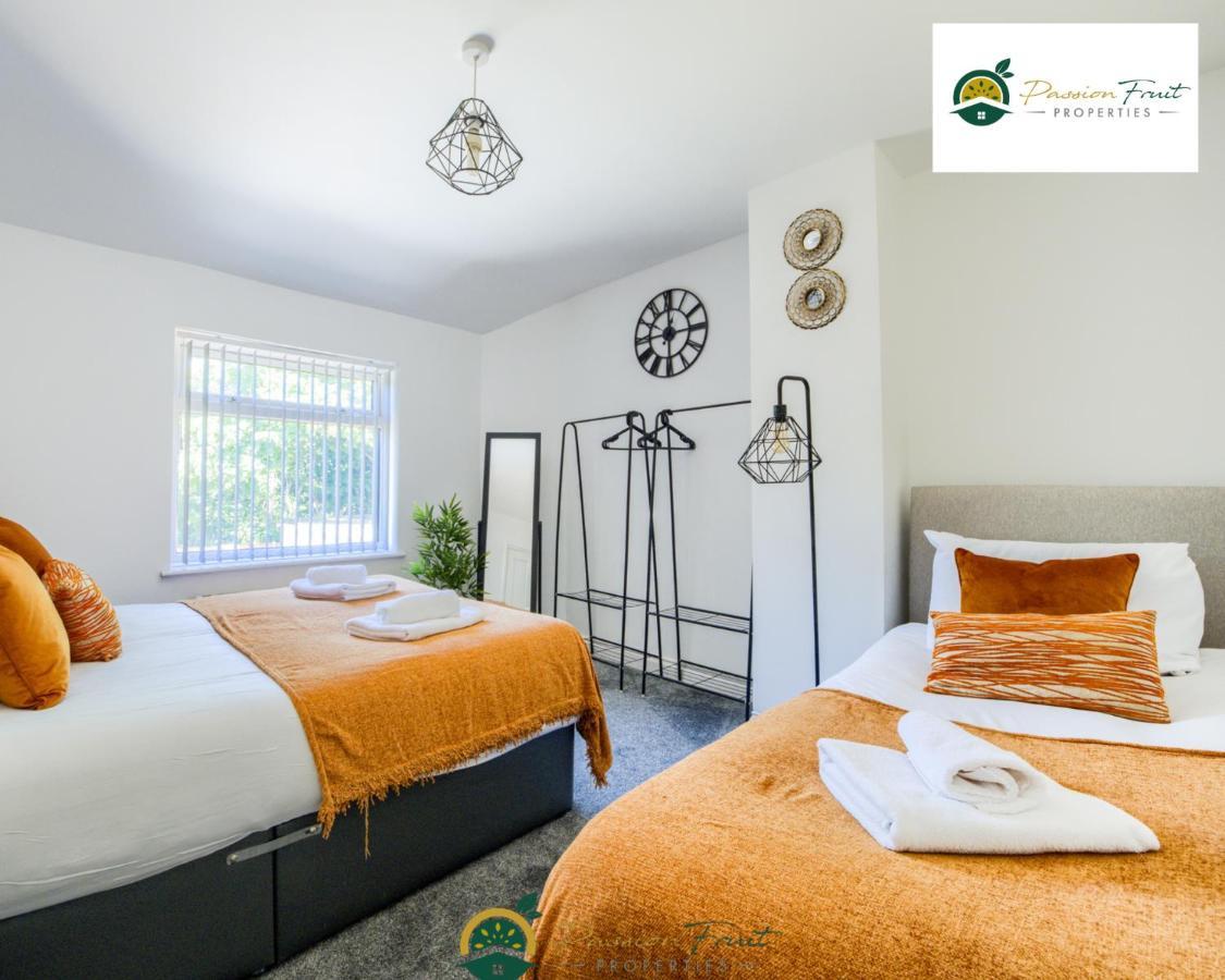 3 Bedroom Coventry House By Passionfruitproperties With Free Wi-Fi, Large Garden And Driveway - 52Nrc Dış mekan fotoğraf