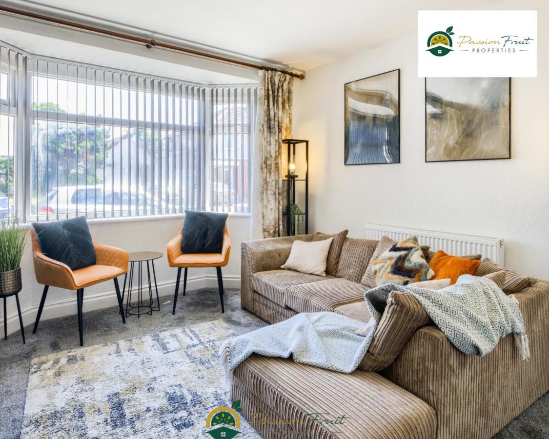 3 Bedroom Coventry House By Passionfruitproperties With Free Wi-Fi, Large Garden And Driveway - 52Nrc Dış mekan fotoğraf